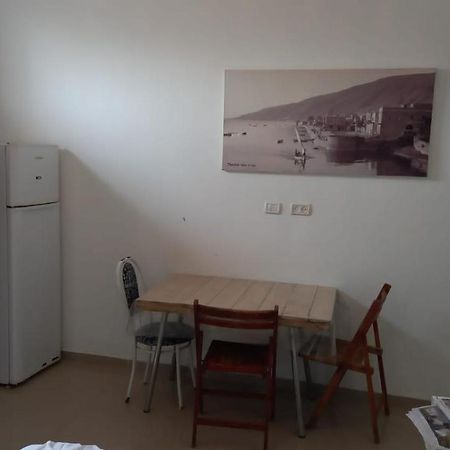 פינה שקטה דקה הליכה לכנרת והטיילת Leilighet Tiberias Eksteriør bilde